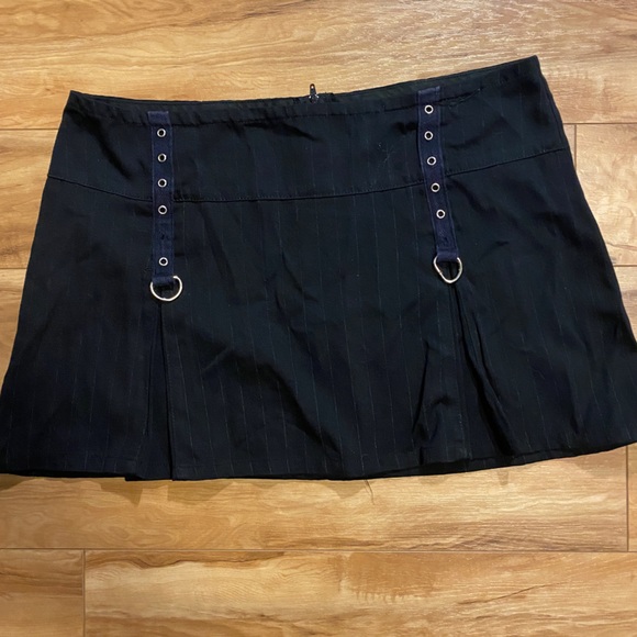 Vintage Pinstripe 90’s Pleated Mini Skirt - Picture 1 of 4